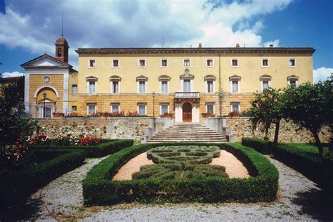 Le Palazzo Chigi-Saracini: Une Ode à l'Histoire et aux Délices Culinaires à Xirico